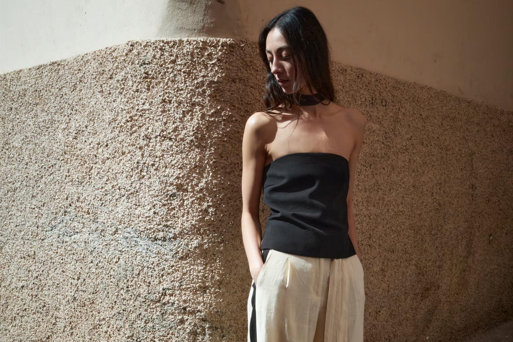 Parece lino italiano de firma: los pantalones de lino de nueva colección de Mango que elevan cualquier look de primavera y quedan de lujo con alpargatas