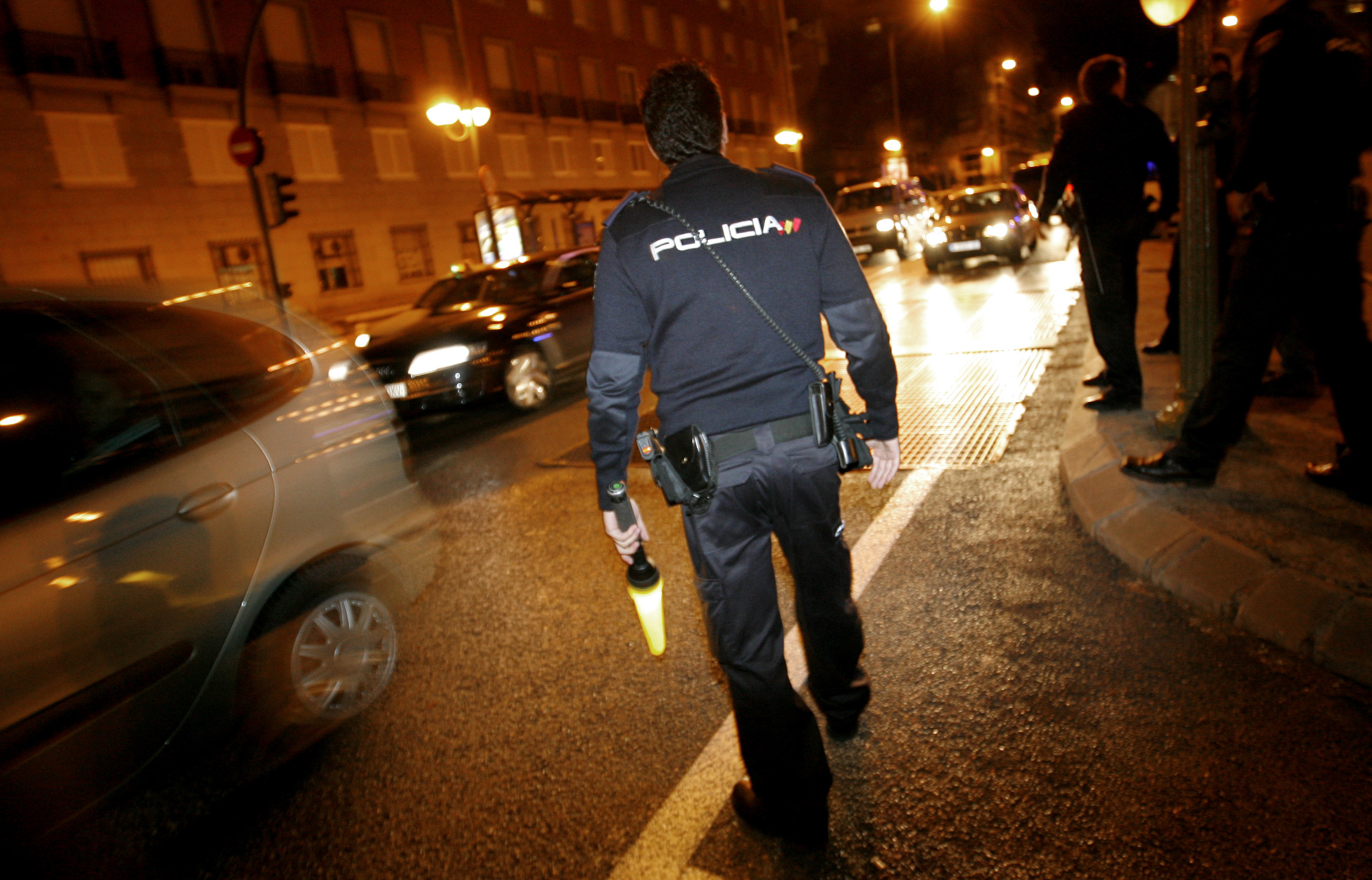 Agresión a machetazos entre pandilleros Lavapiés: cuatro jóvenes atacan a un chico y le hieren en la cabeza y la espalda