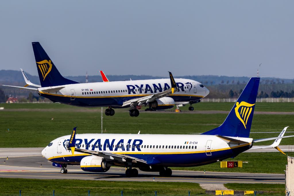 Ryanair descarta cancelaciones de vuelos para el verano pero advierte de que estudia una reducción de tráfico en los aeropuertos regionales