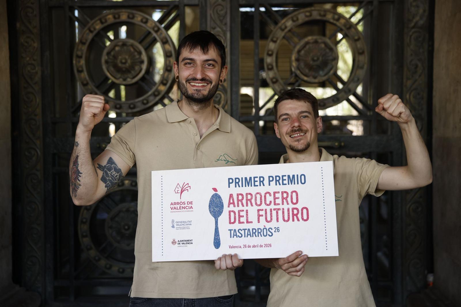 Dos jóvenes chefs de un comedor de Madrid ganan el título  "Arrocero del Futuro" con guiños extremeños