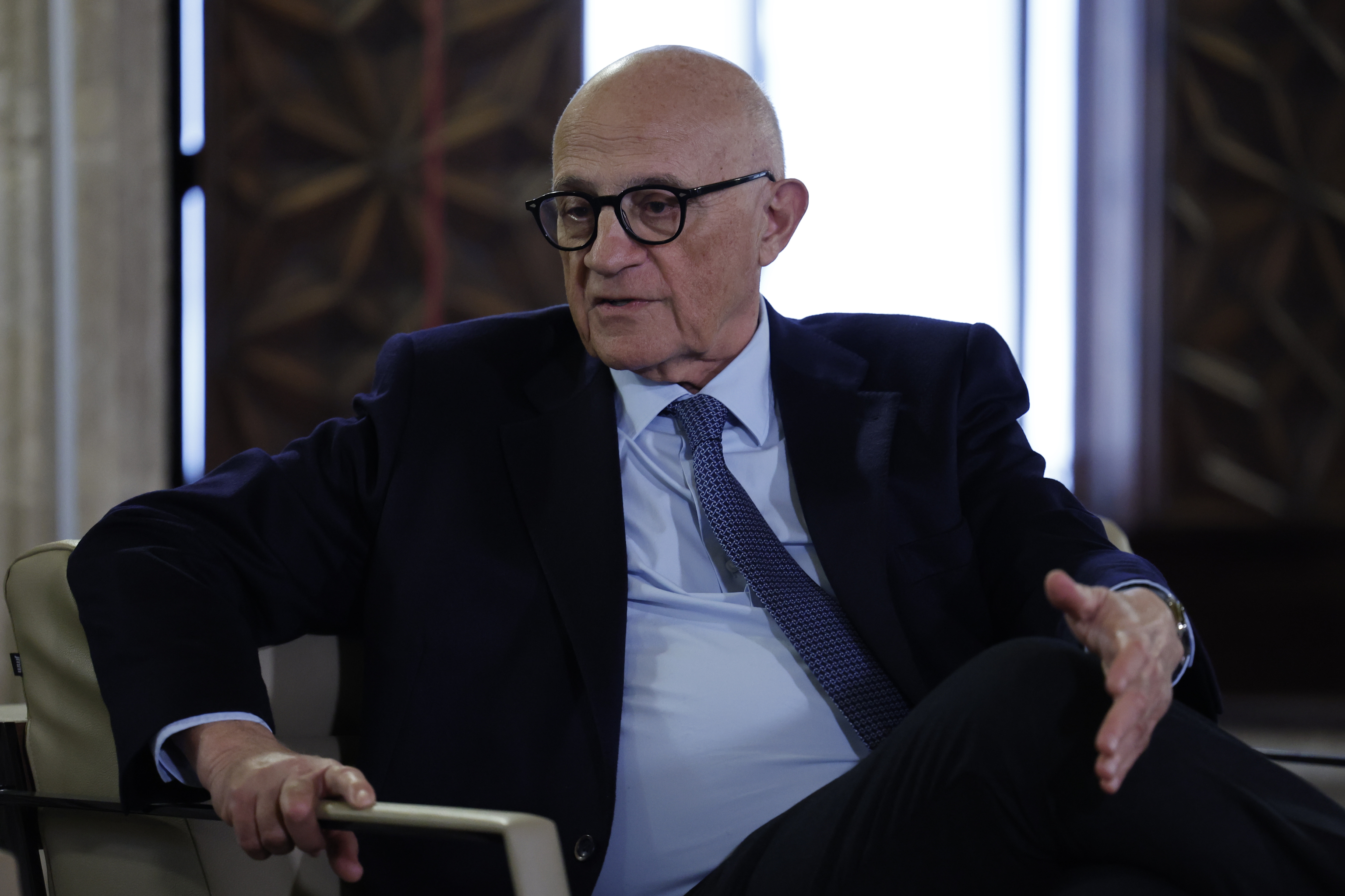 Josep Oliu (Banco Sabadell) dimite como consejero dominical de Puig Brands