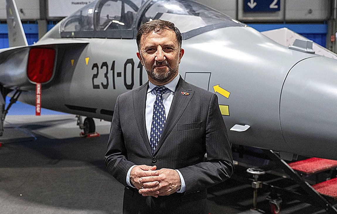 El presidente de Turkish Aerospace escenifica en Madrid la venta de su avión de combate: "El acuerdo hará crecer la industria de Defensa española"