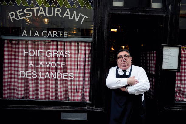 Chez l´Ami Louis, el restaurante que sirve pollo a 120 euros y forma parte del imperio gastronómico de LVMH