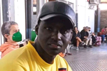 El legado eterno del cariño a Samba: los vecinos de un pueblo gallego de 2.200 habitantes recaudan en 24 horas el dinero para poder repatriar su cuerpo a Senegal