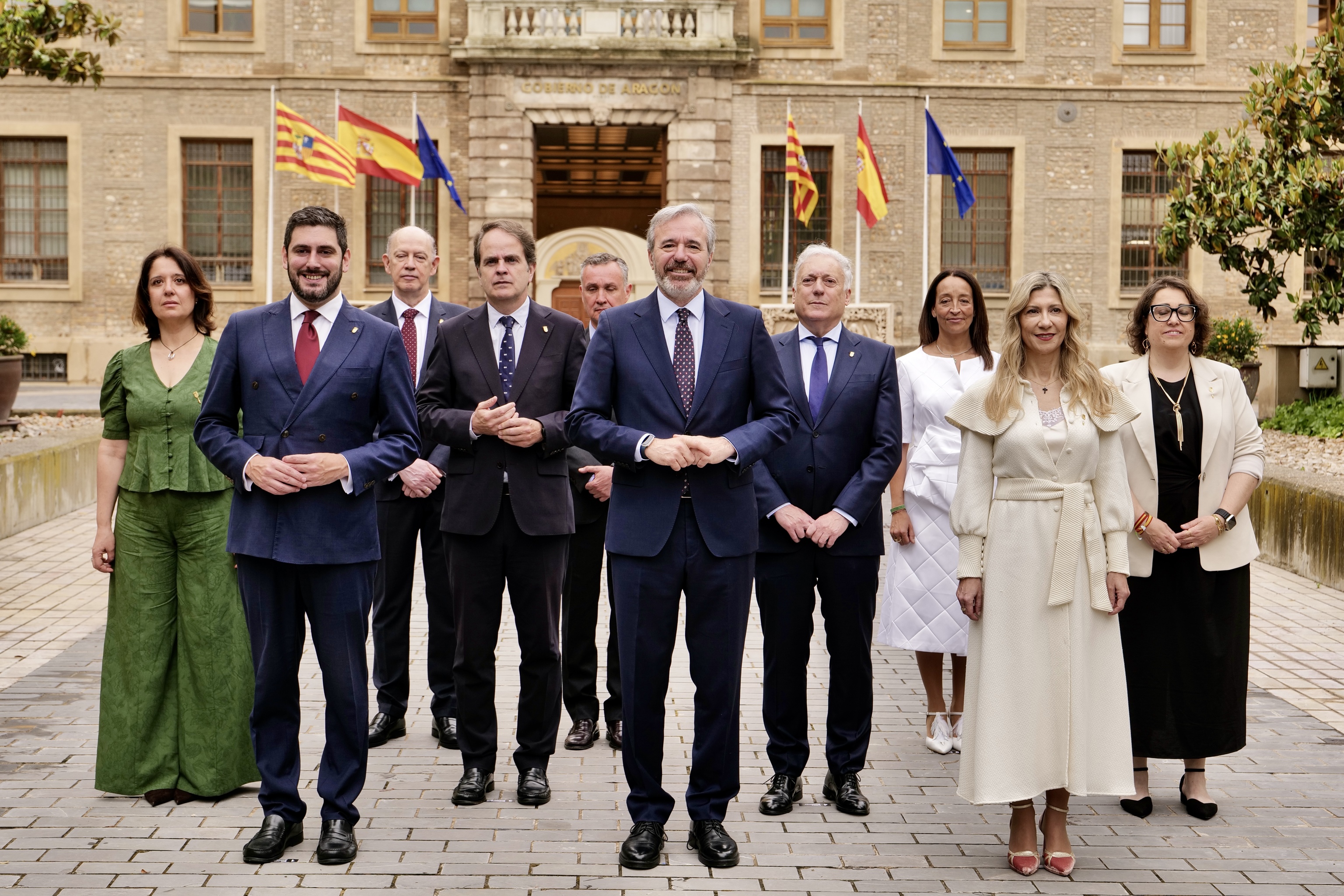 Azcón da comienzo a su segunda legislatura con la jura del cargo de los nuevos consejeros: "Llega el momento de la acción"