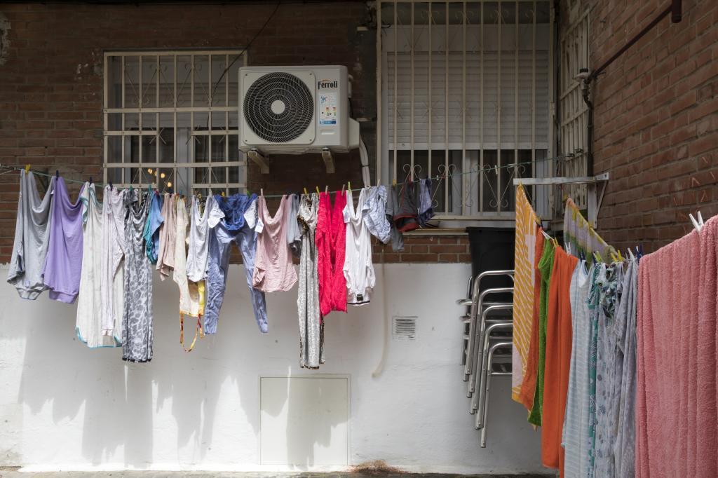 Lorca multará con hasta 1.500 euros a los vecinos por tener ropa tendida en el balcón