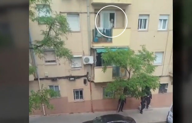 Detenido en Madrid tras atrincherarse armado en su vivienda y amenazar con explotar el edificio con bombonas de butano