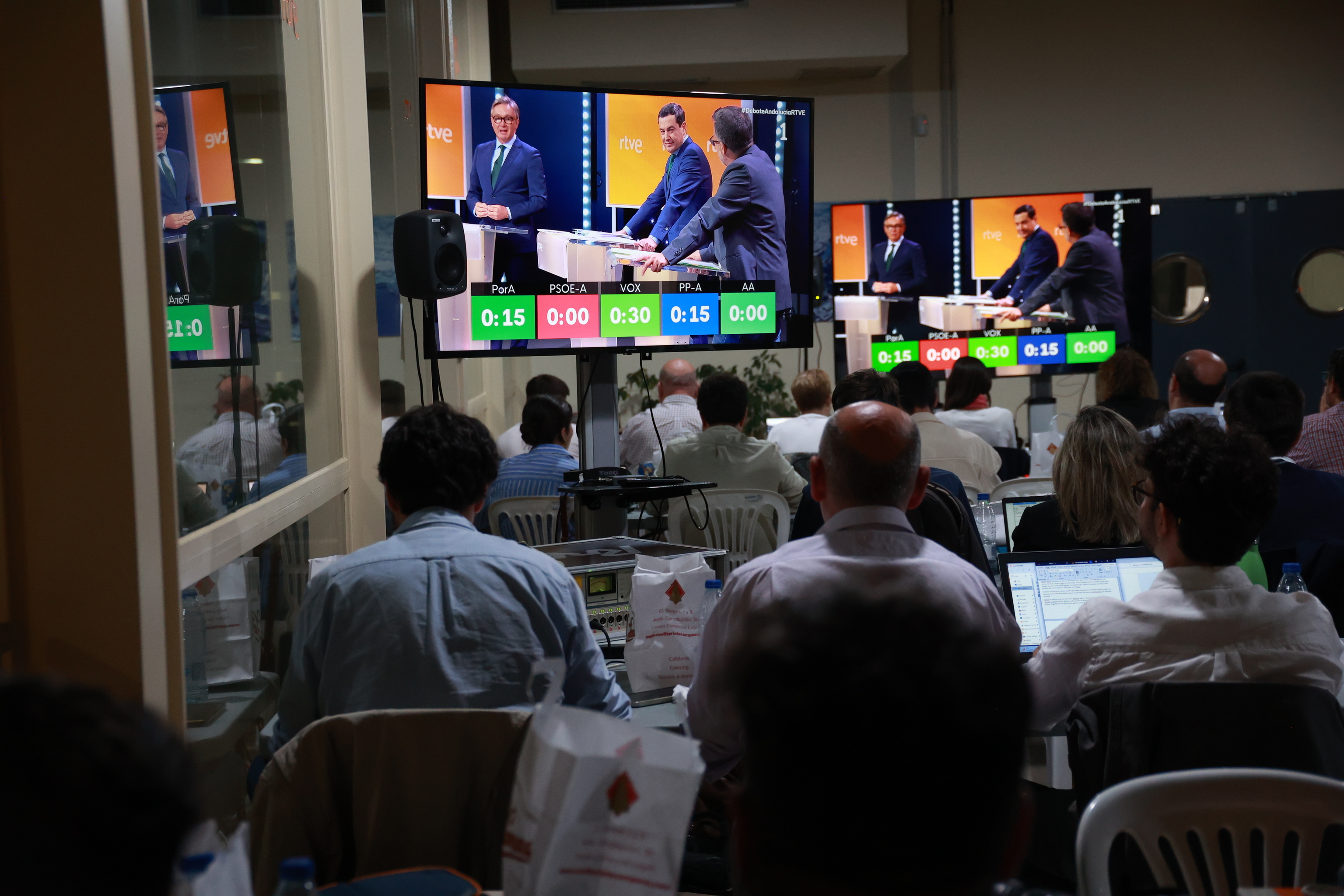Un debate bronco para desmontar la Andalucía «de récord» de Moreno