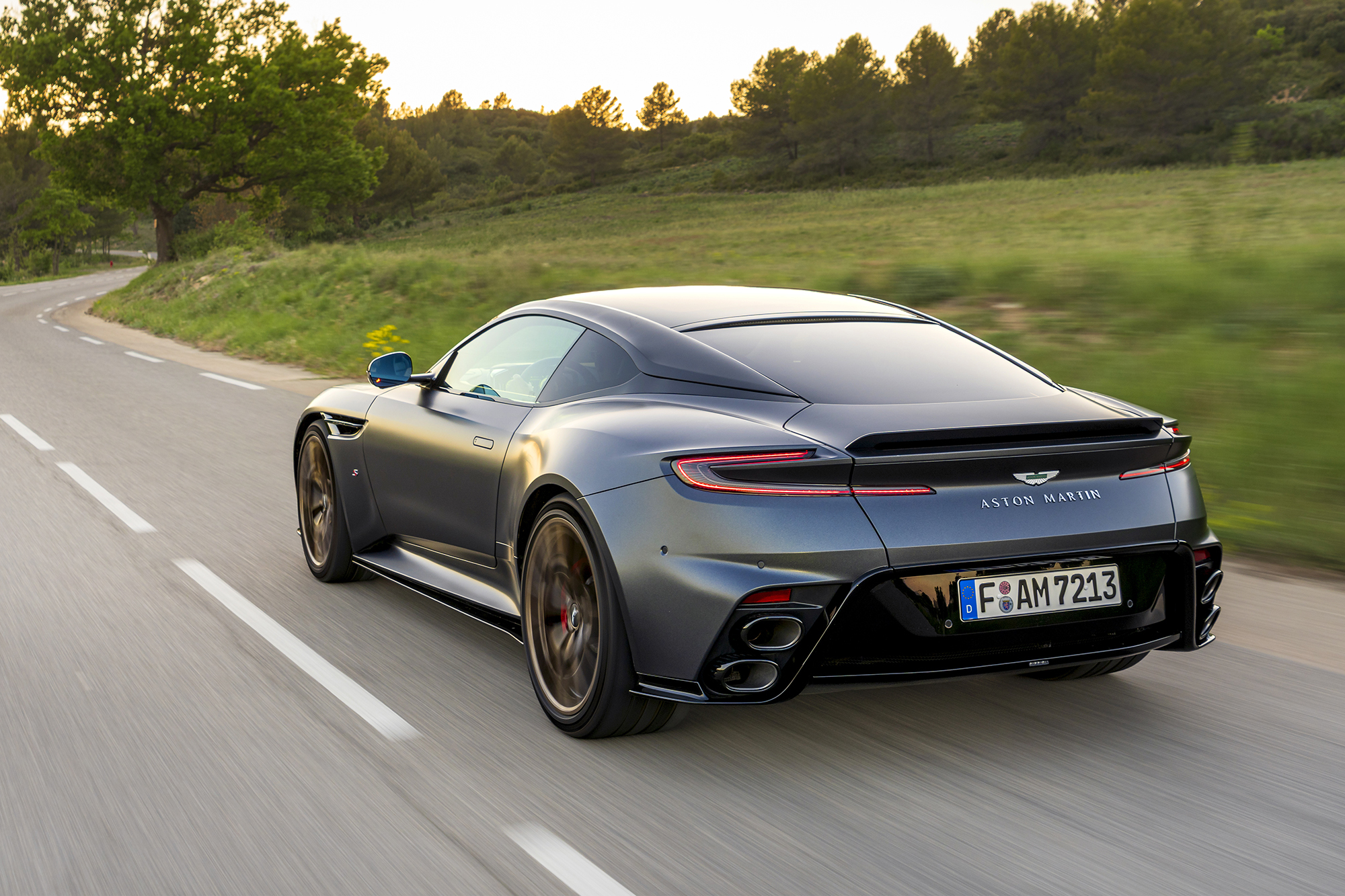 Aston Martin DB12 S: un GT que no necesita gritar para correr