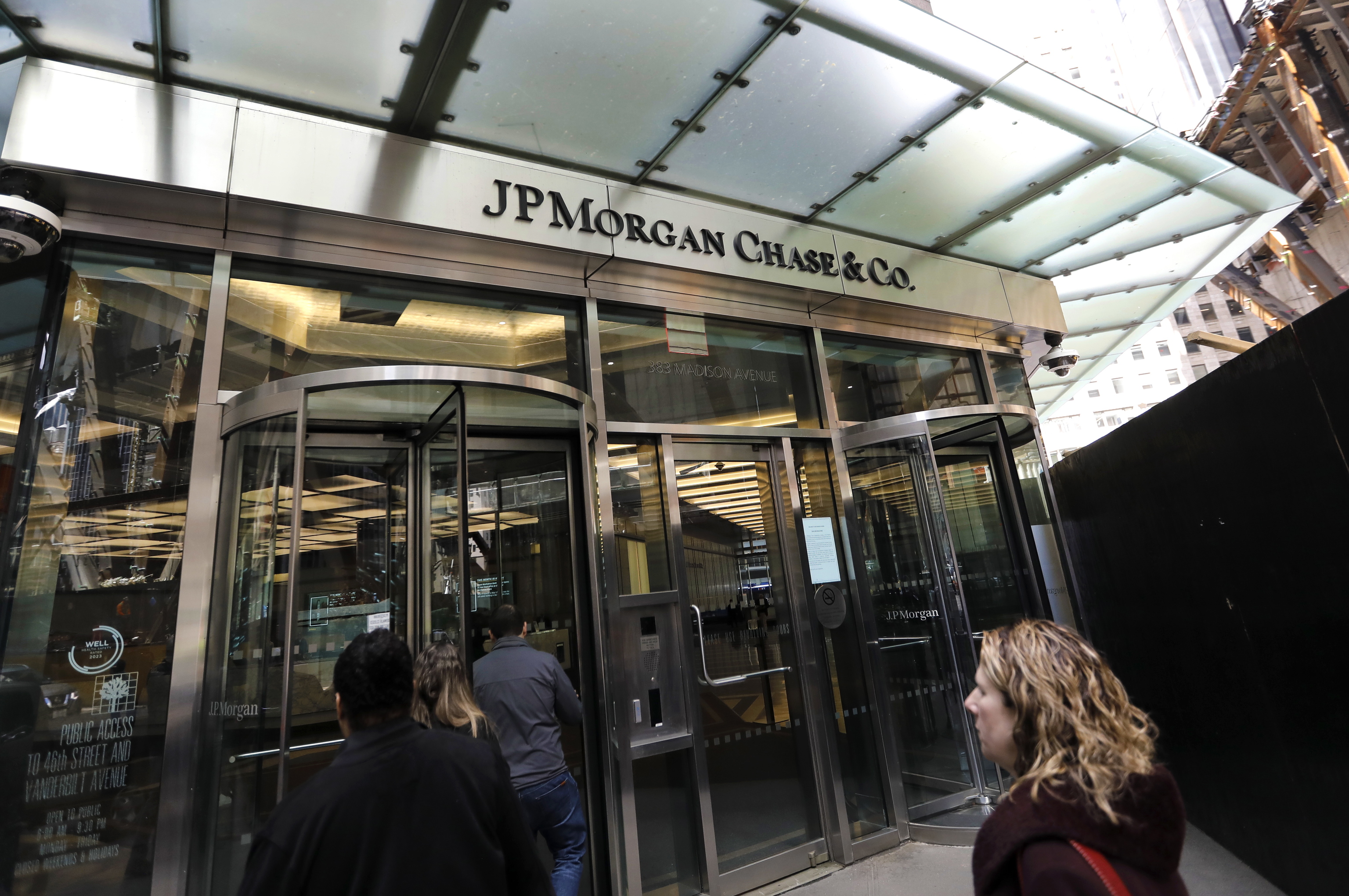 Así es el escándalo por una supuesta agresión sexual que mantiene en vilo a Wall Street y por el que JPMorgan ofreció un millón de dólares al demandante