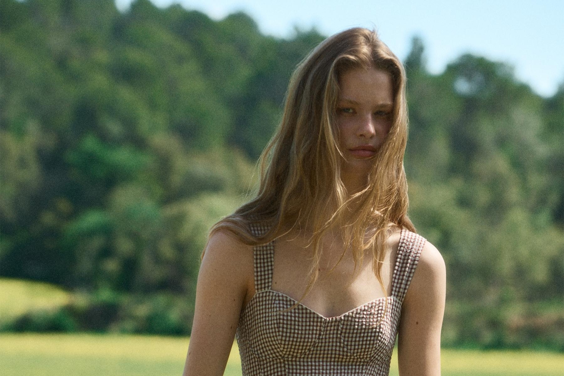Han llegado a Stradivarius estos 7 vestidos para el verano con los que elevarás y crearás un look informal tanto con sandalias como con botas altas