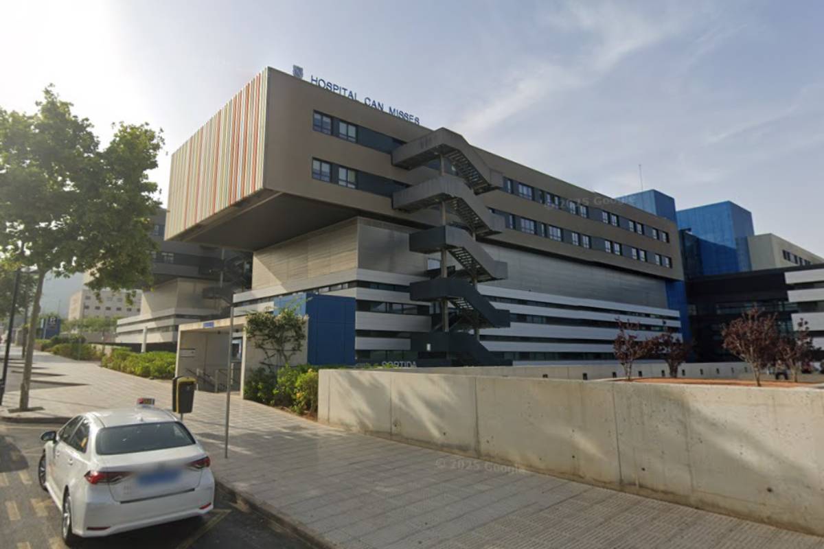 Herido grave un británico de 24 años tras precipitarse de un hotel en Sant Antoni (Ibiza)