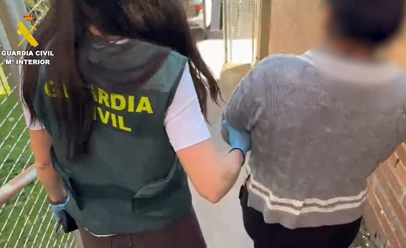 Detienen a una banda que distraía a conductores para robarles sus pertenencias aprovechando un descuido