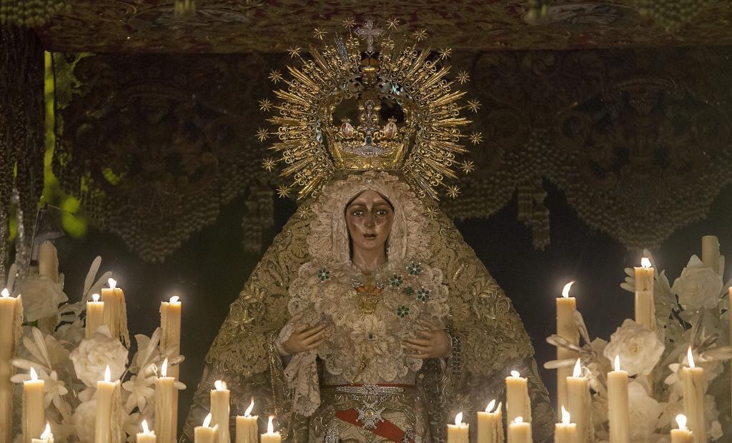 Los restauradores de la Macarena demandan a los ex directivos de la hermandad por atentado al honor El escrito señala que la actuación desplegada por ciertas personas de la Junta atenta contra los derechos al honor, la imagen de los señores Arquillo, y también contra su derecho a informar de forma veraz Leer