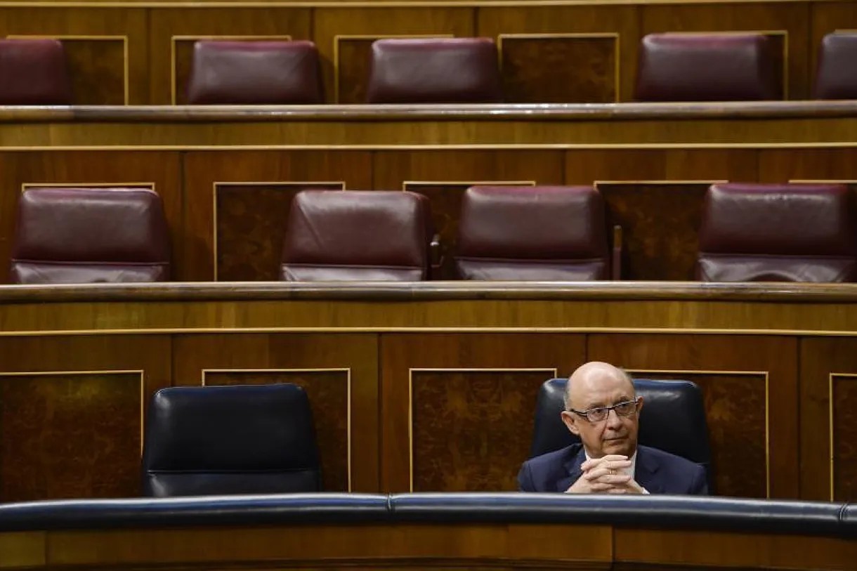 Los dos primeros imputados del caso Montoro comparecen ante el juez y se acogen a su derecho a no declarar a la espera de que se resuelva la petición de enviar la causa por corrupción a Madrid