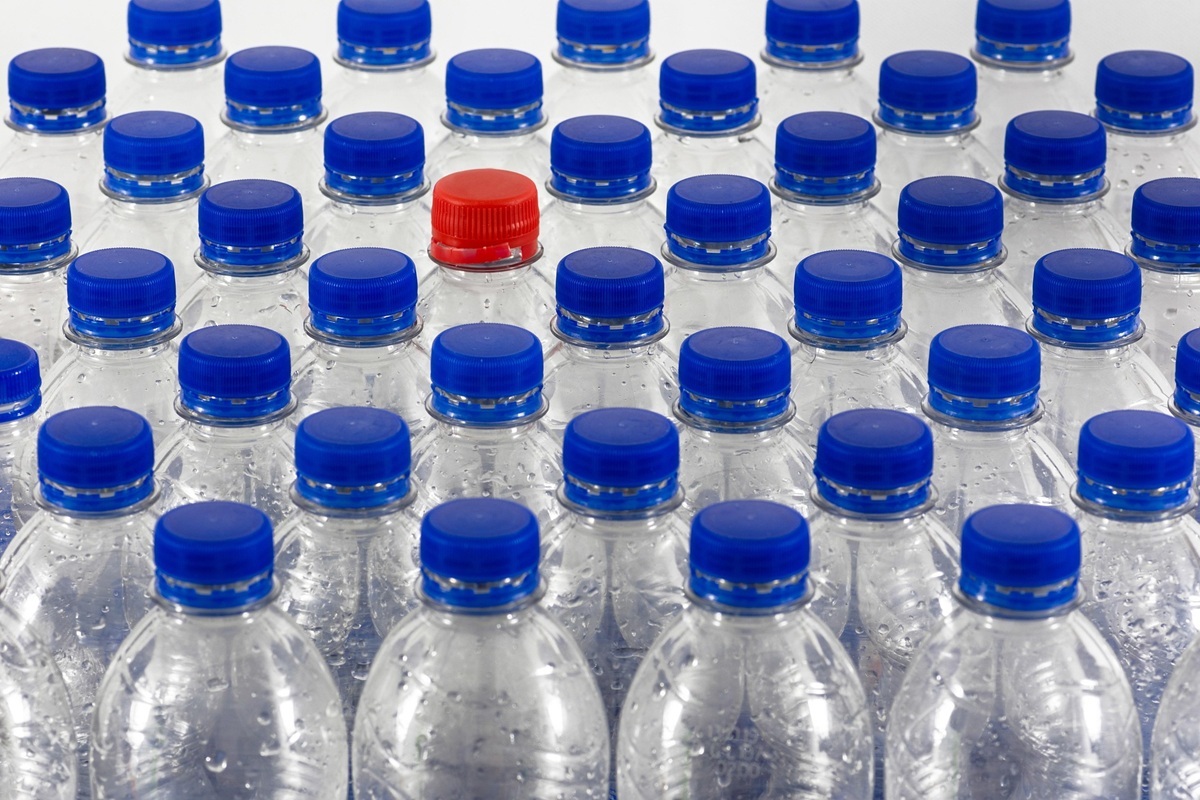 El Gobierno cambia las normas y bares y restaurantes cobrarán un importe extra por las botellas a partir de noviembre