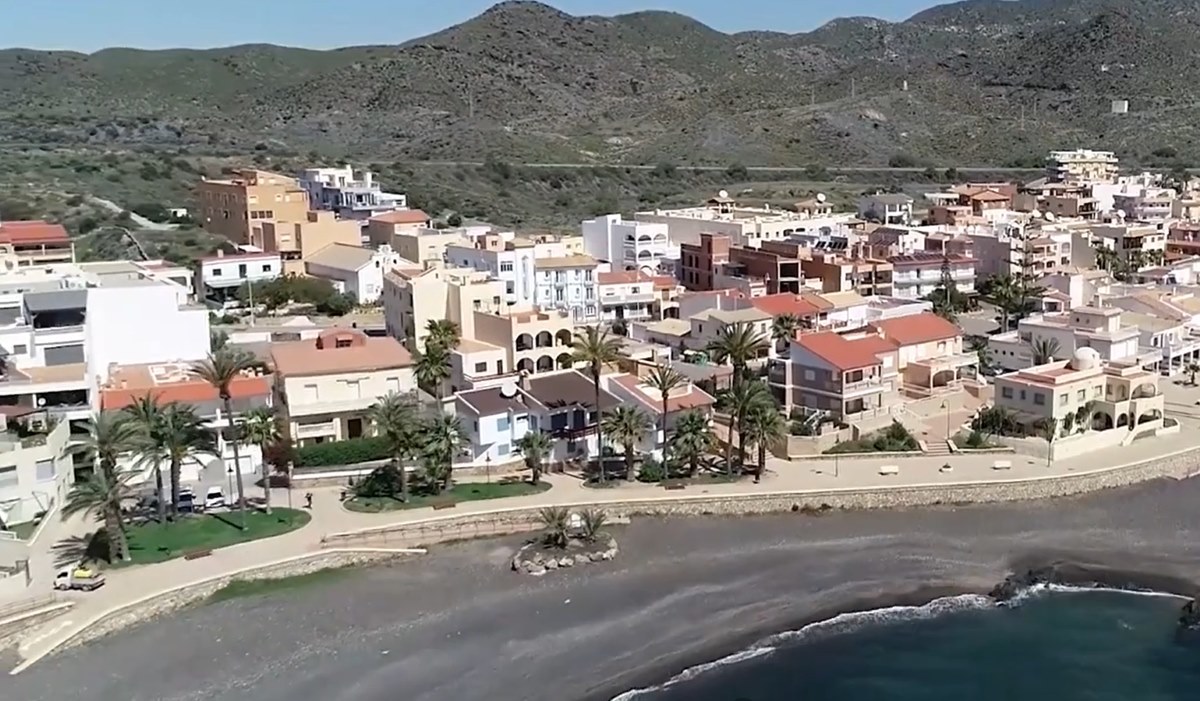El refugio secreto donde desconecta David Bisbal en Almería: naturaleza salvaje, playas cristalinas y una fortaleza a prueba de piratas