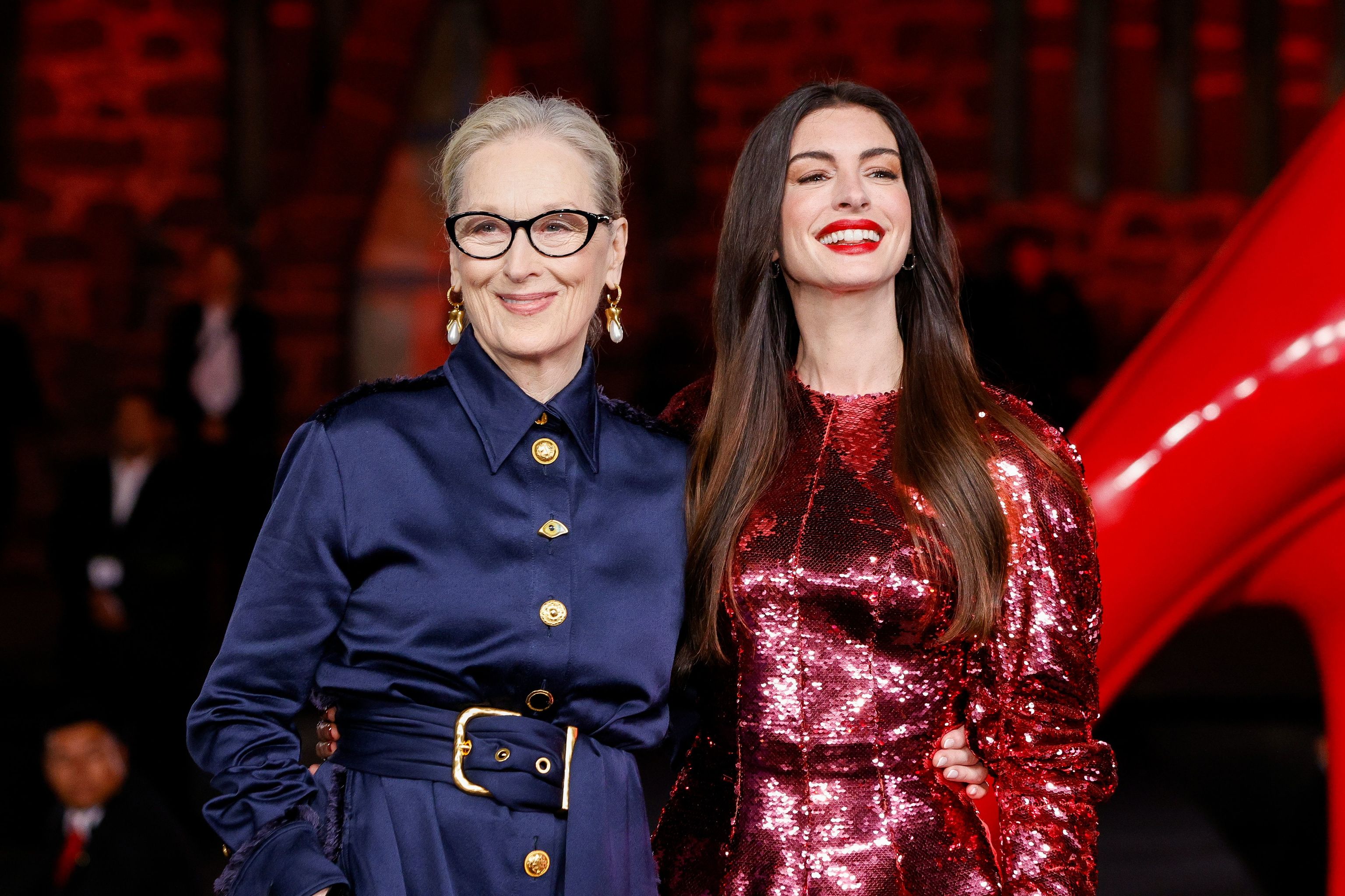 Salen a la luz los millonarios salarios de Meryl Streep y Anne Hathaway en El diablo viste de Prada 2: ¿y el de Emily Blunt?