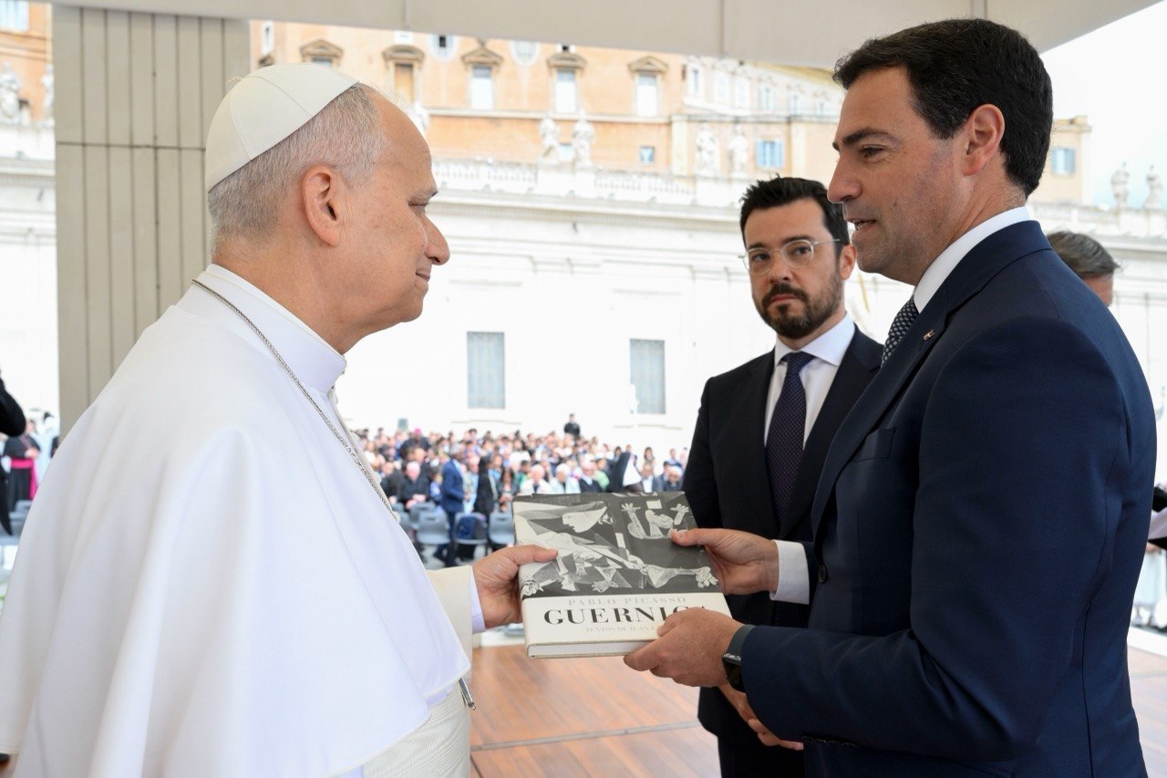 Pradales invita al Papa León XIV a acudir a Gernika en abril de 2027 y destaca que su "voz" en favor de la paz y de la dignidad humana