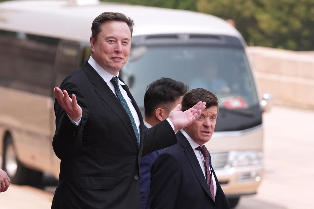 Elon Musk ataca 'La Odisea' de Christopher Nolan tras la polémica contratación de Lupita Nyong'o como Helena de Troya: "Sólo busca los premios"