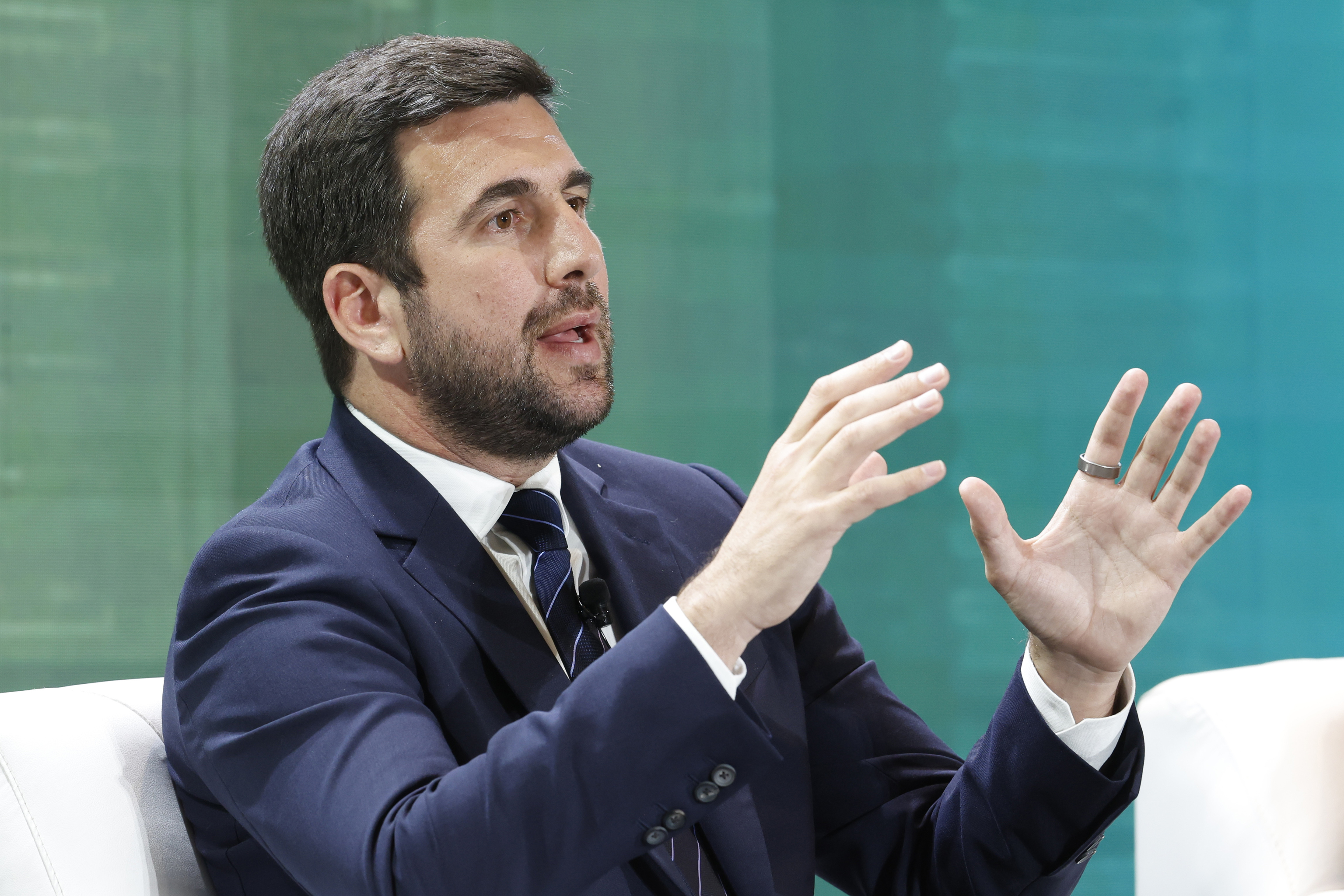 Aliados de Enrique Riquelme le aconsejan no competir ahora con Florentino: "No hay tiempo para montar algo serio"