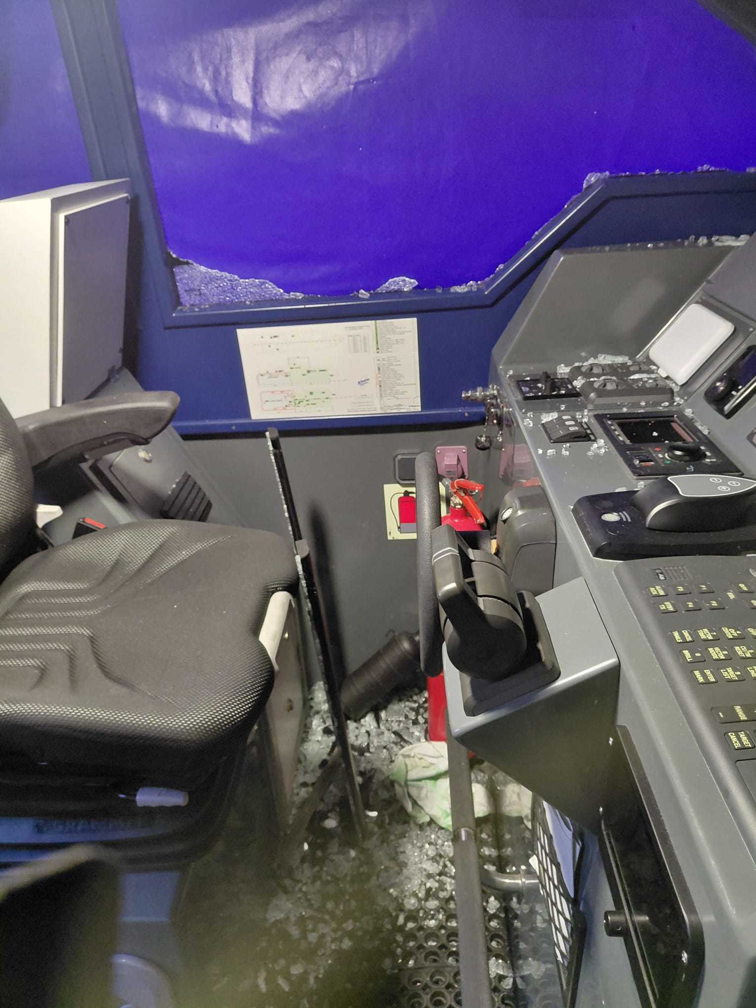 Una narcolancha embiste a una patrullera de Aduanas durante una persecución en Almería
