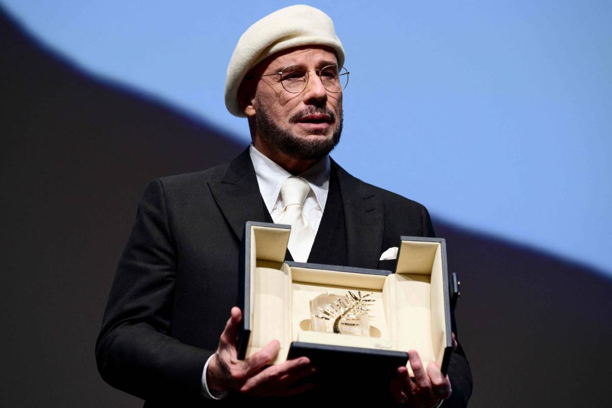 John Travolta recibe una Palma de Oro honorífica en Cannes antes de estrenar su primera película como director