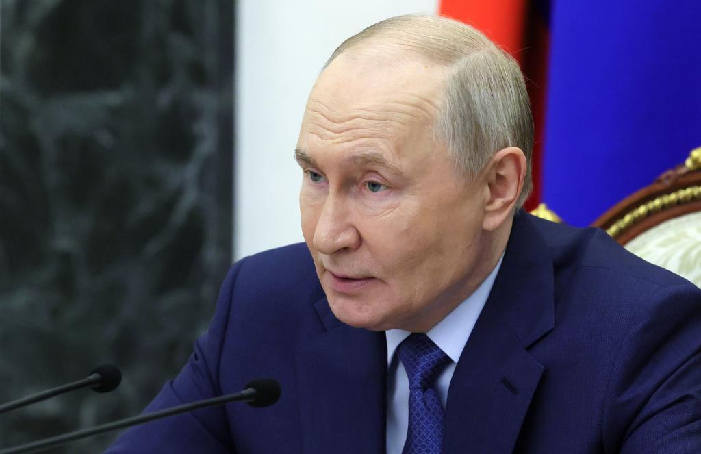 Putin anuncia una visita al presidente chino Xi Jinping apenas unos días después del viaje de Trump a Pekín