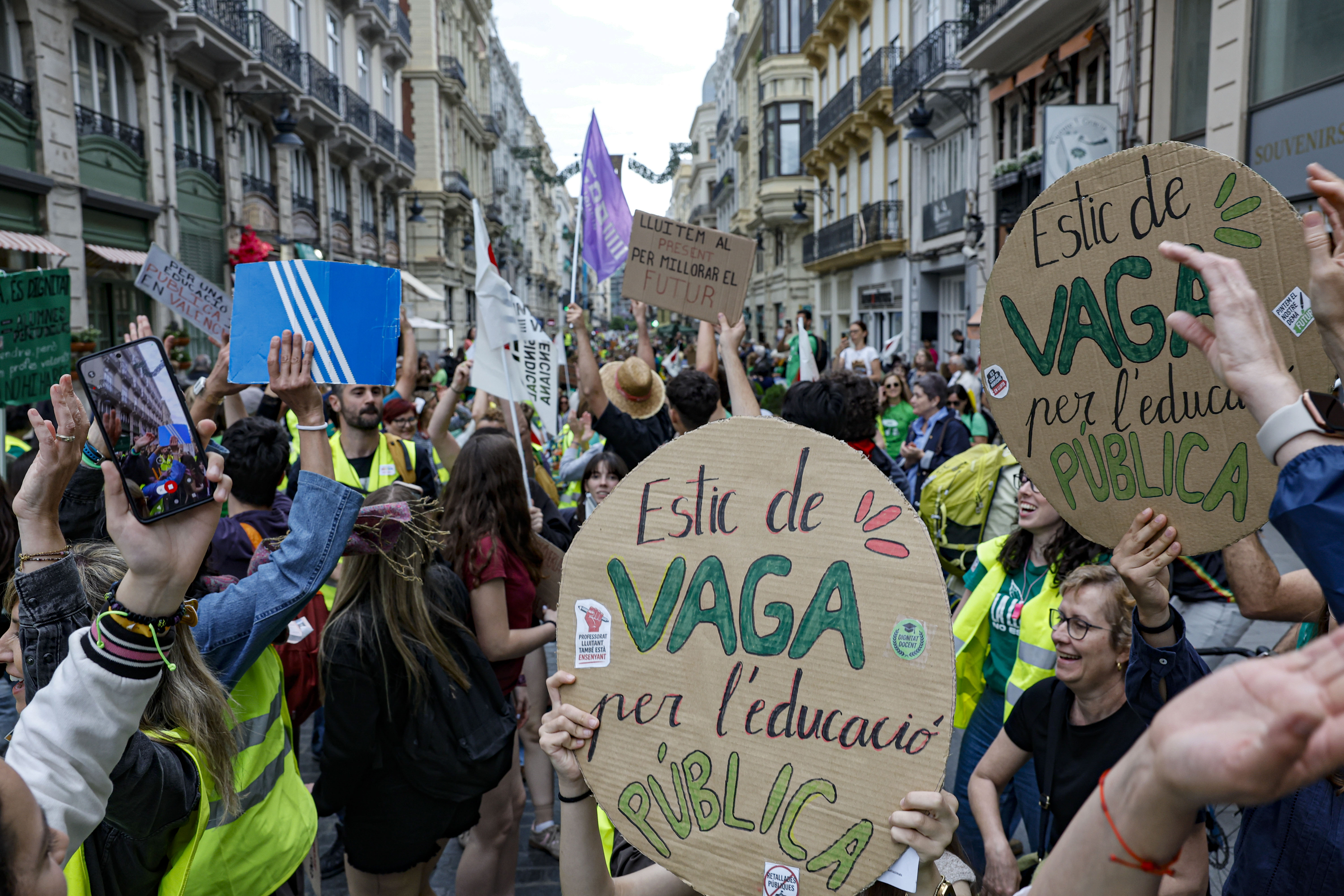 Educación afronta la reunión con los sindicatos del profesorado defendiendo sus propuestas, incluida la mejora salarial