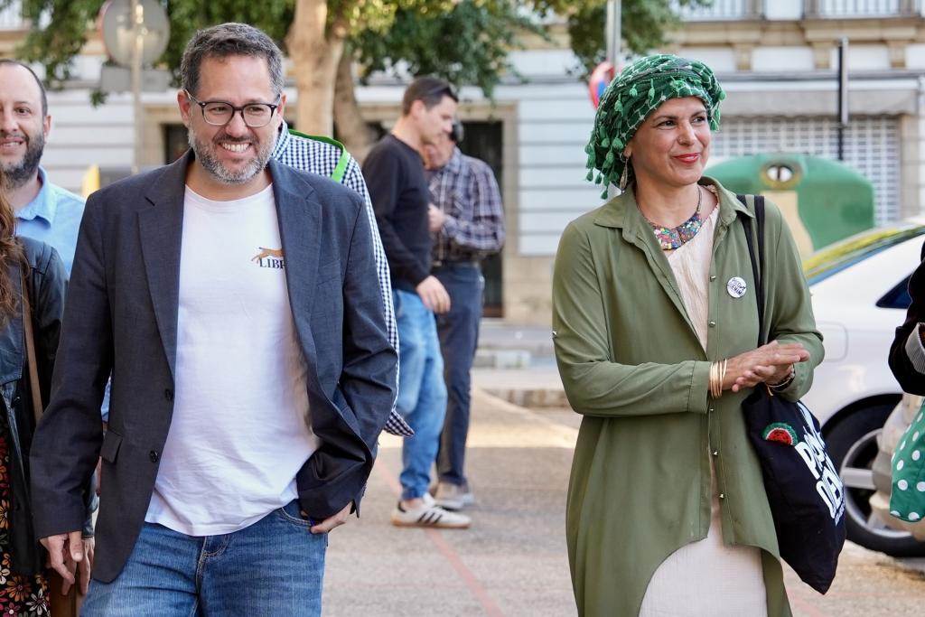 El líder de Adelante, gran triunfador del 17-M: forjado en la izquierda más radical, no será muleta de Sánchez La formación ha cuadruplicado su representación parlamentaria y ha firmado el mejor resultado del espacio desde el nacimiento de la marca en 2018 alrededor de Teresa Rodríguez y Kichi Leer