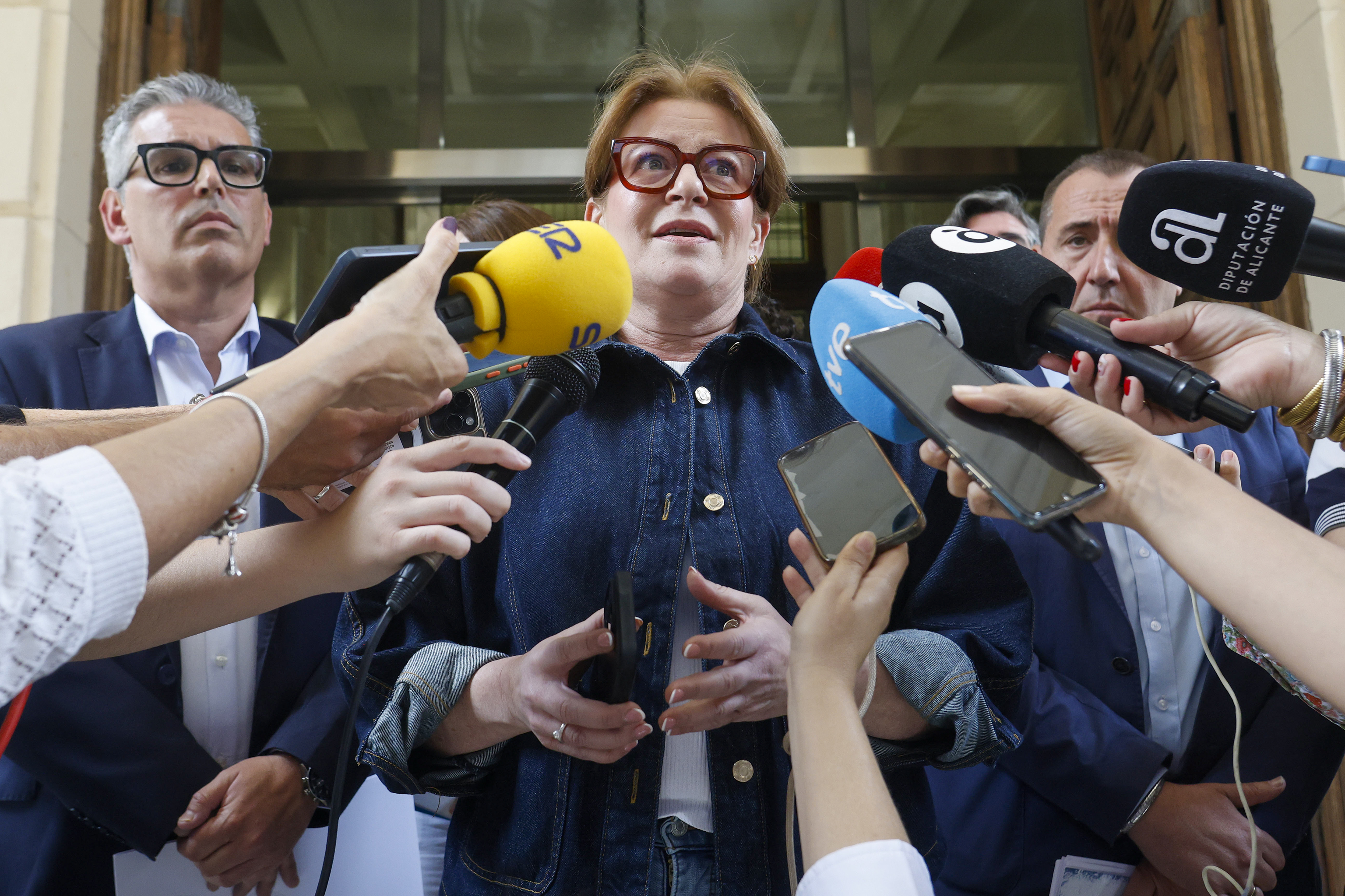 La Diputación de Alicante da "carpetazo" a la comisión de investigación del presunto fraude en la gestión del Bono Comercio