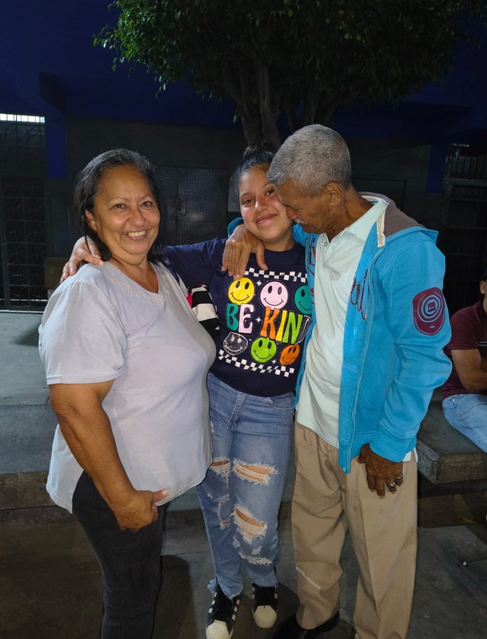 El chavismo excarcela a la niña Samantha, de 16 años,  y a la abuela Merys, de 71, tras la conmoción por la muerte de la madre coraje