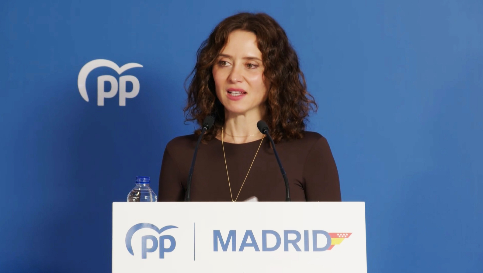 Ayuso tilda de escándalo internacional la imputación de Zapatero: Espero que el Gobierno no use la Fiscalía para encubrir la verdad ¿Qué pasa? ¿Que ahora los jueces también son fachas?¿Hay lawfare y España no es un Estado de derecho?, denuncia Ayuso, que reclama al PSOE más transparencia y explicaciones Leer