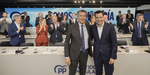 Juanma Moreno admite que Vox "va a ser influyente" en Andalucía, pero le pide que sea "razonable" y no exija entrar en el gobierno