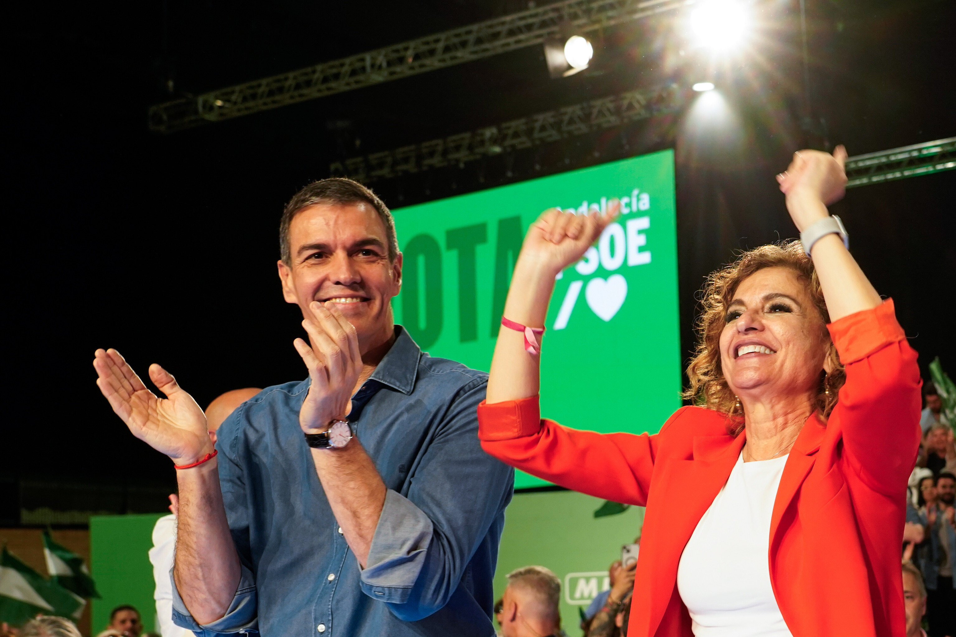 Los socialistas críticos piden la dimisión de Montero y abrir un análisis serio de las derrotas: Se ha confundido estrategia con supervivencia Advierten que no basta con envolver el fracaso en argumentos tácticos ni con mirar hacia otro lado y solicitan un adelanto del Comité Federal previsto para el 27 de junio Leer