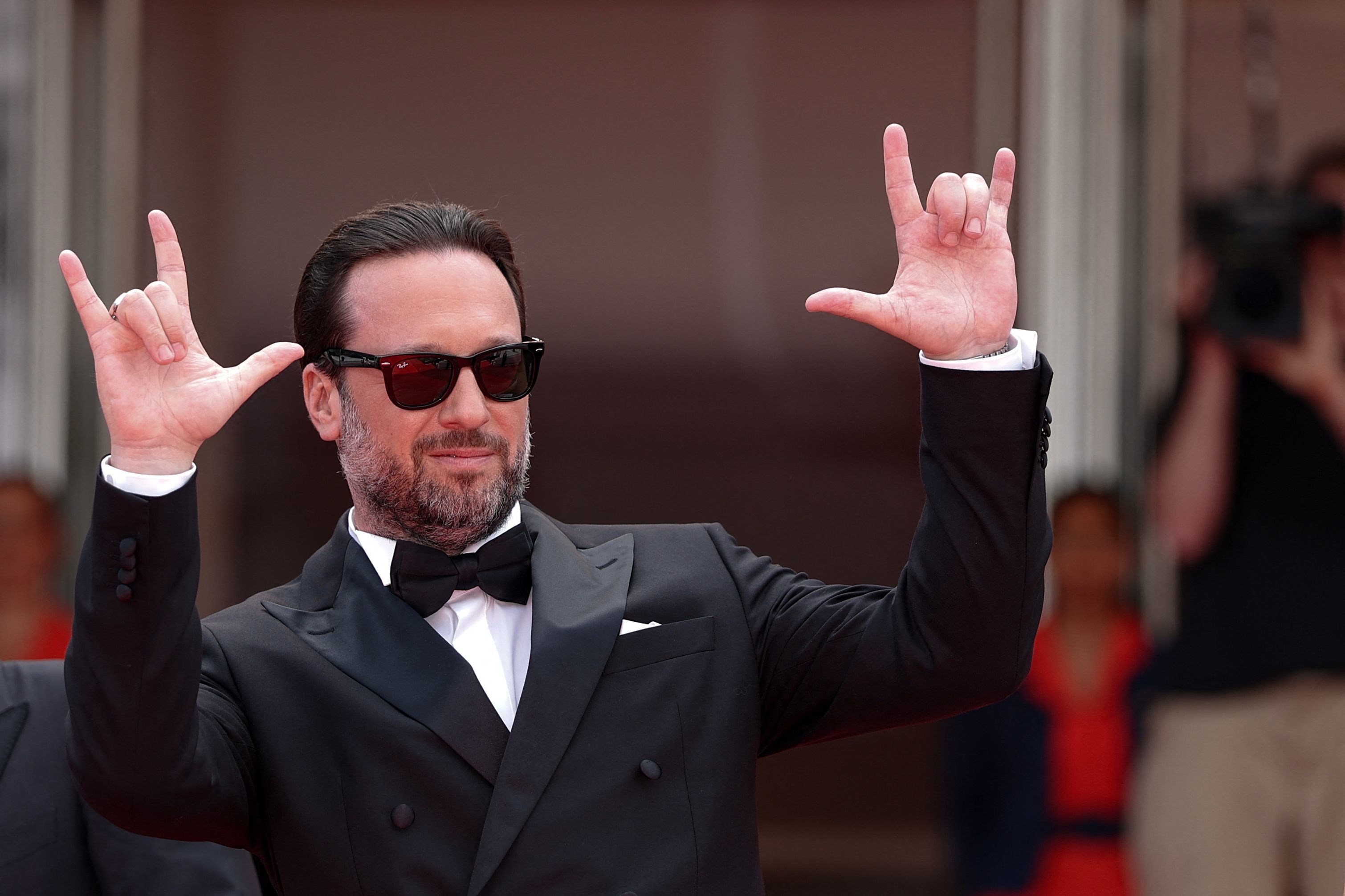 El director ruso Andrey Zvyagintsev conmociona Cannes con una escalofriante refutación del crimen perfecto, con la guerra de Ucrania al fondo (*****) Andrey Zvyagintsev atempera el gesto, rehúye de las maneras más crudas y exigentes de su cine, y ofrece una obra maestra en su concisión, violencia y oscuridad: Minotaur. A su lado, Nicolas Winding Refn crispa los nervios y se enroca en su cine exageradamente adictivo en Her private Hell (***) Leer