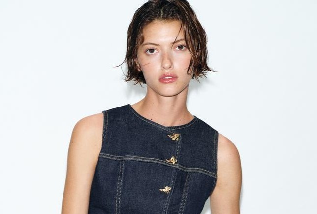 Ni demasiado casual ni demasiado formal: 6 chalecos vaqueros de Zara y Stradivarius que darán un toque extra a tus looks
