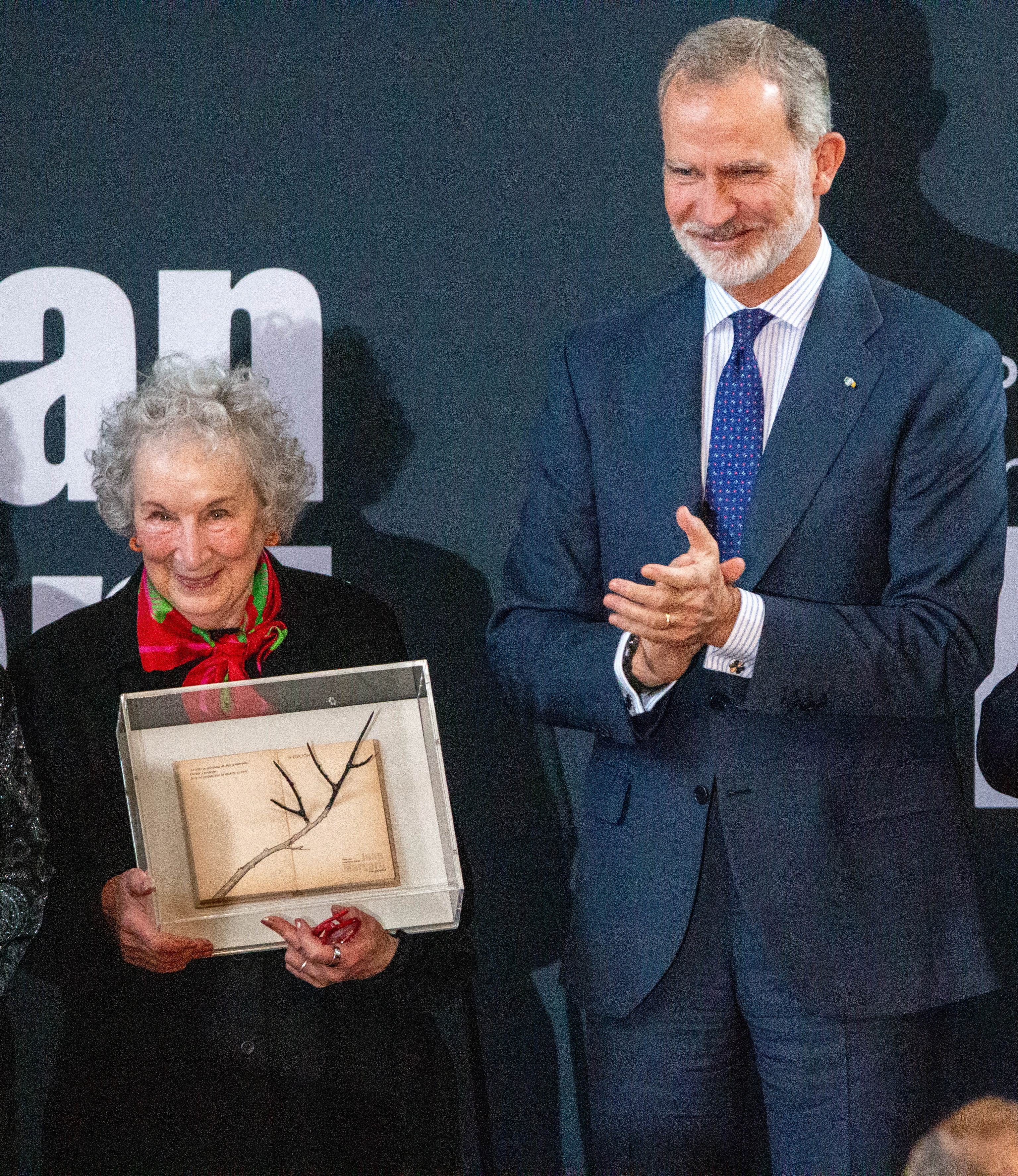 Felipe VI destaca la capacidad de Margaret Atwood para 