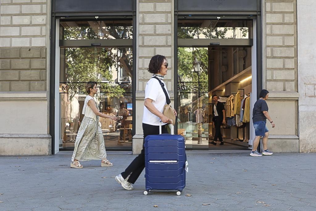 Miles de propietarios de pisos turísticos estudian reclamar compensaciones tras la anulación del registro único