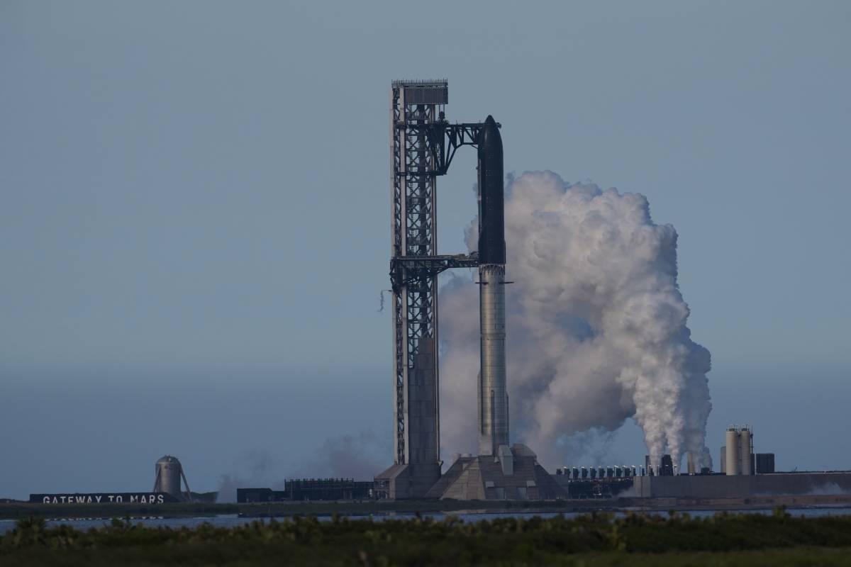 SpaceX retrasa el duodécimo lanzamiento del Starship, tras un intento fallido de despegue El equipo de SpaceX ha intentado en tres ocasiones dar inicio al despegue, pero los problemas técnicos han forzado la suspensión Leer