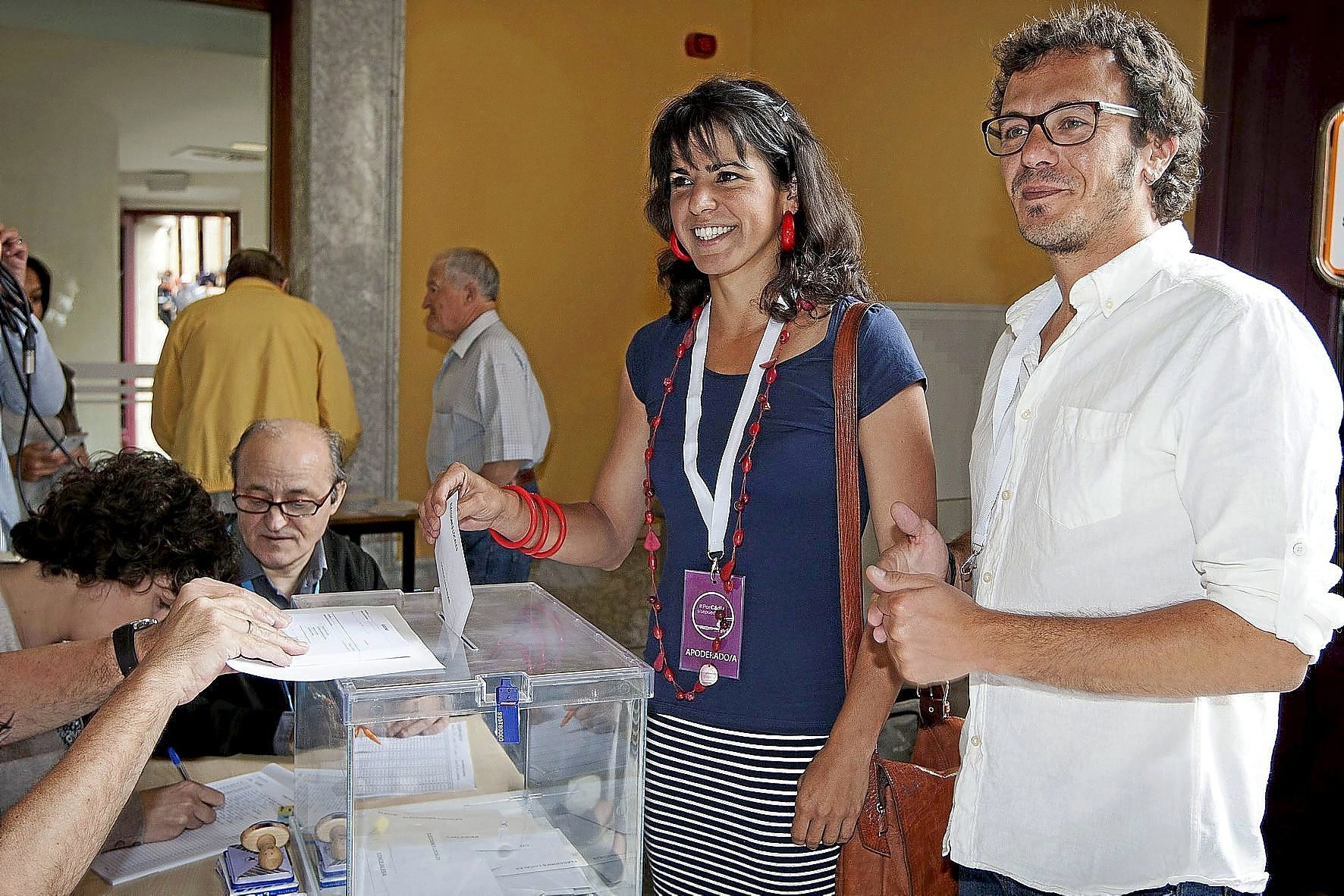 Teresa Rodríguez y 'Kichi': los 'Clinton de Cádiz' seguirán de profesores