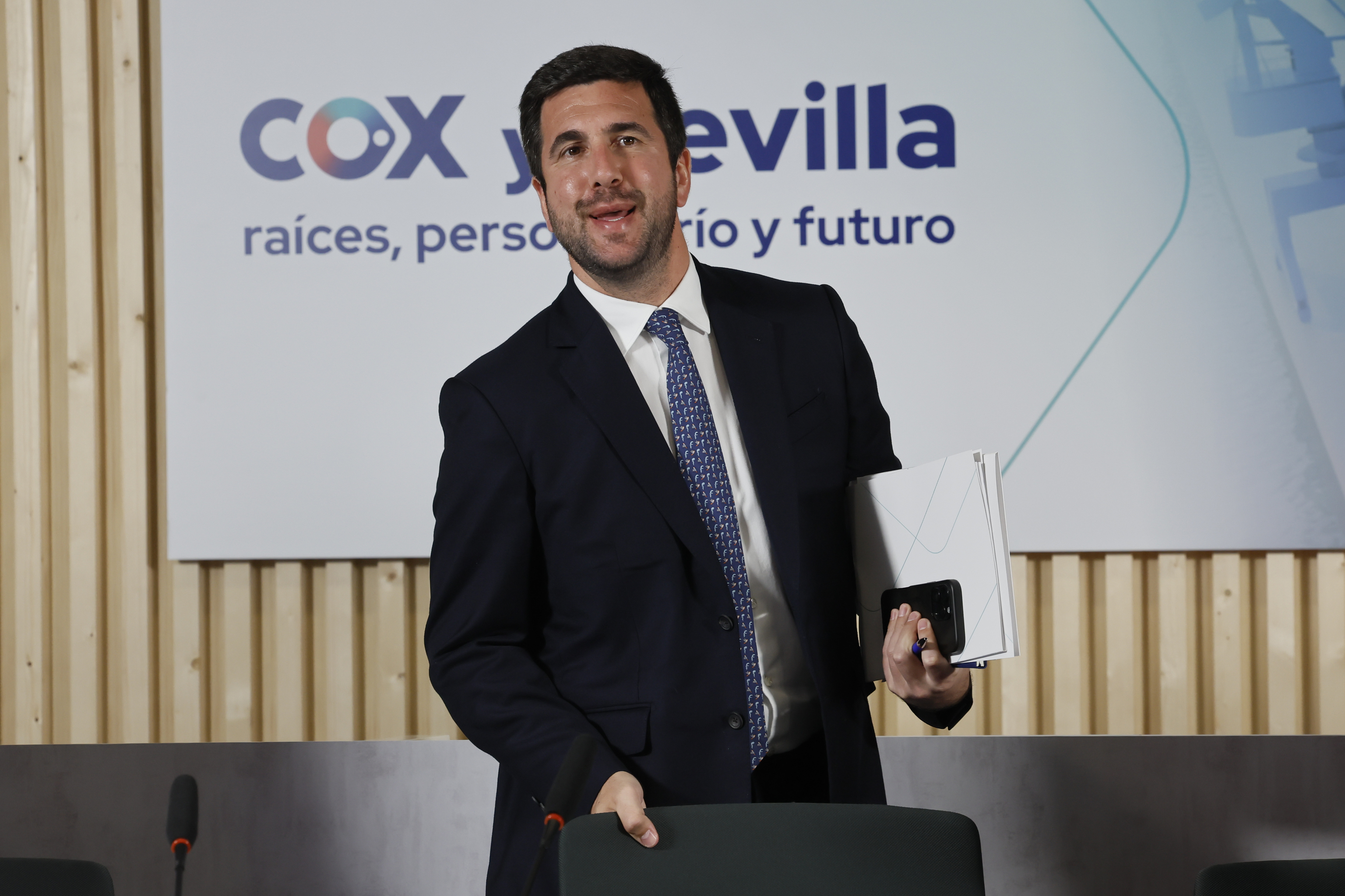 Las 48 horas decisivas para Enrique Riquelme: presentación, nombres propios y los puntos débiles de Florentino