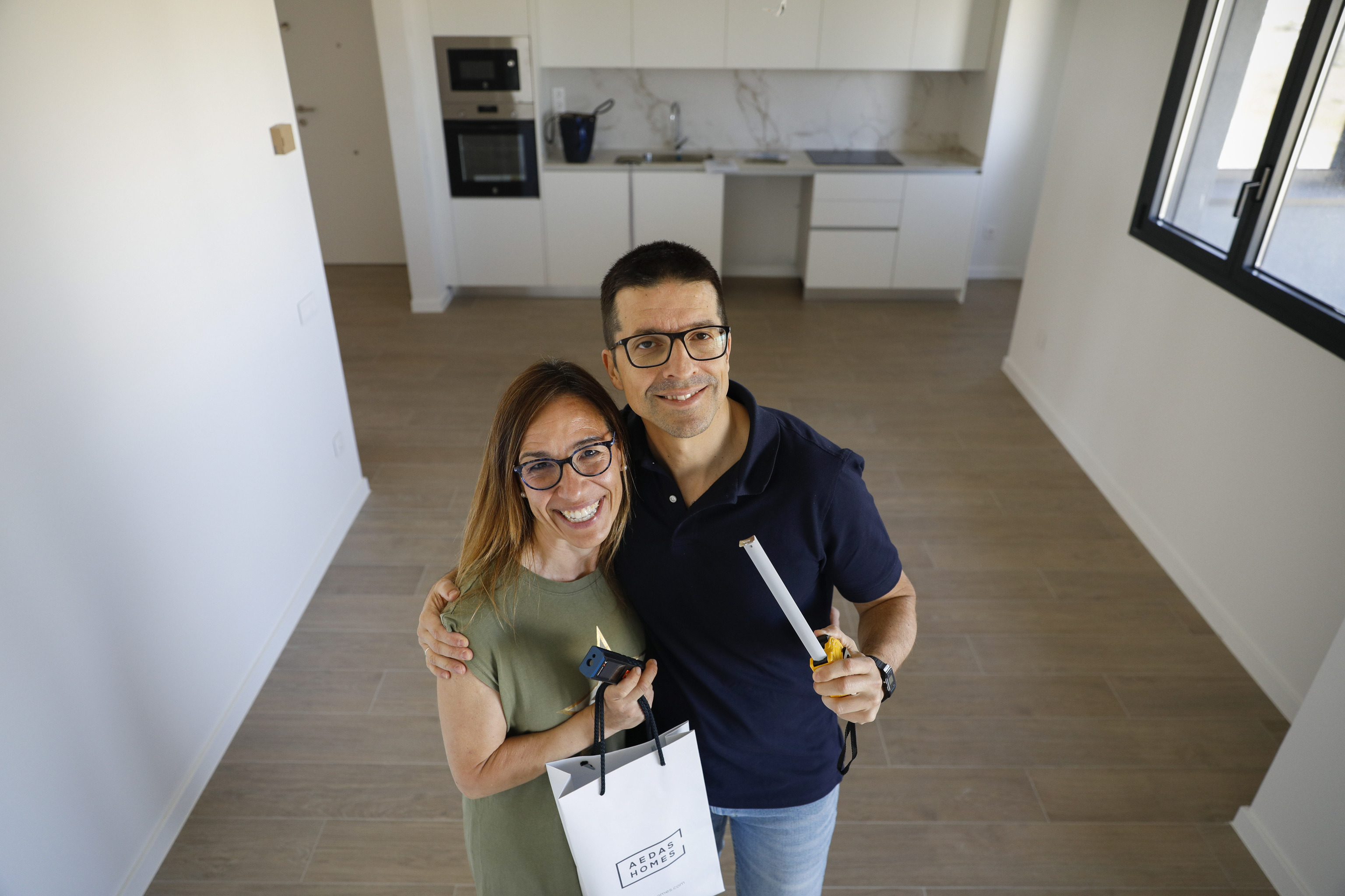 Los primeros vecinos estrenan uno de los barrios más esperados de Madrid: "Nos llaman los 'colonos' porque fuimos los primeros en llegar y en apostar por este lugar cuando era un descampado"