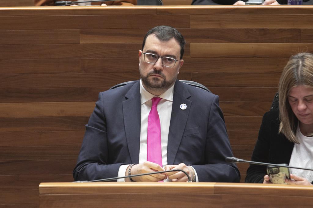 Barbón puede perder en Asturias pese a ganar y el PP reconquista el fortín con Vox