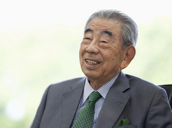 Muere a los 93 años Toshifumi Suzuki, 'padre' de la famosa cadena de supermercados 7-Eleven en Japón