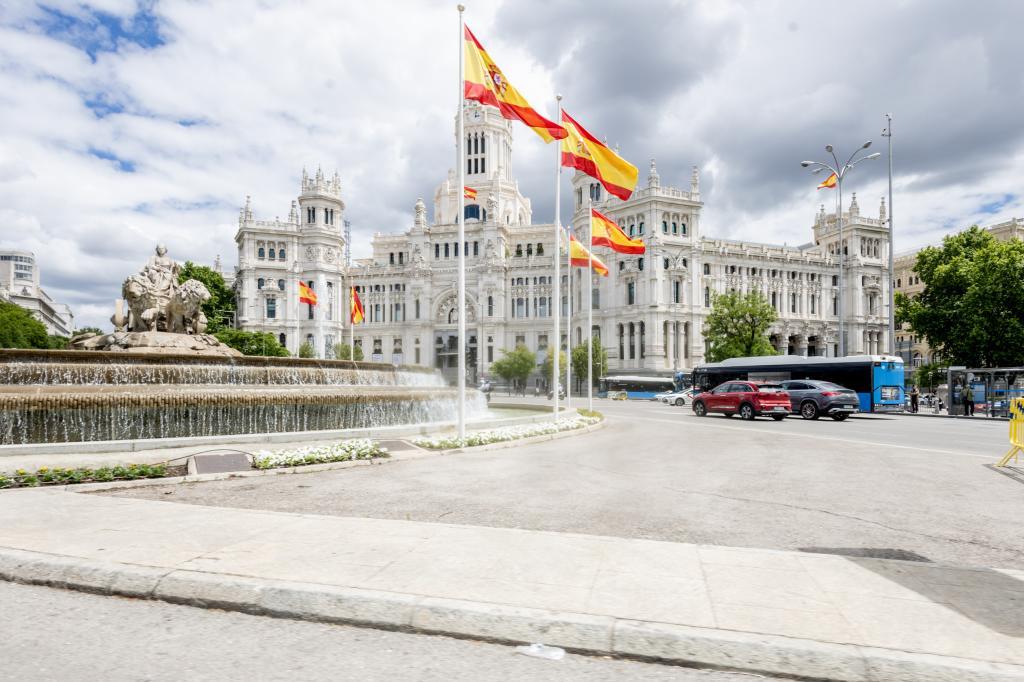 Tirón de orejas del Ayuntamiento de Madrid a las empresas que preparan la visita del Papa León XIV por "extralimitaciones" en los cortes de vías públicas: "Vamos a estar muy vigilantes"