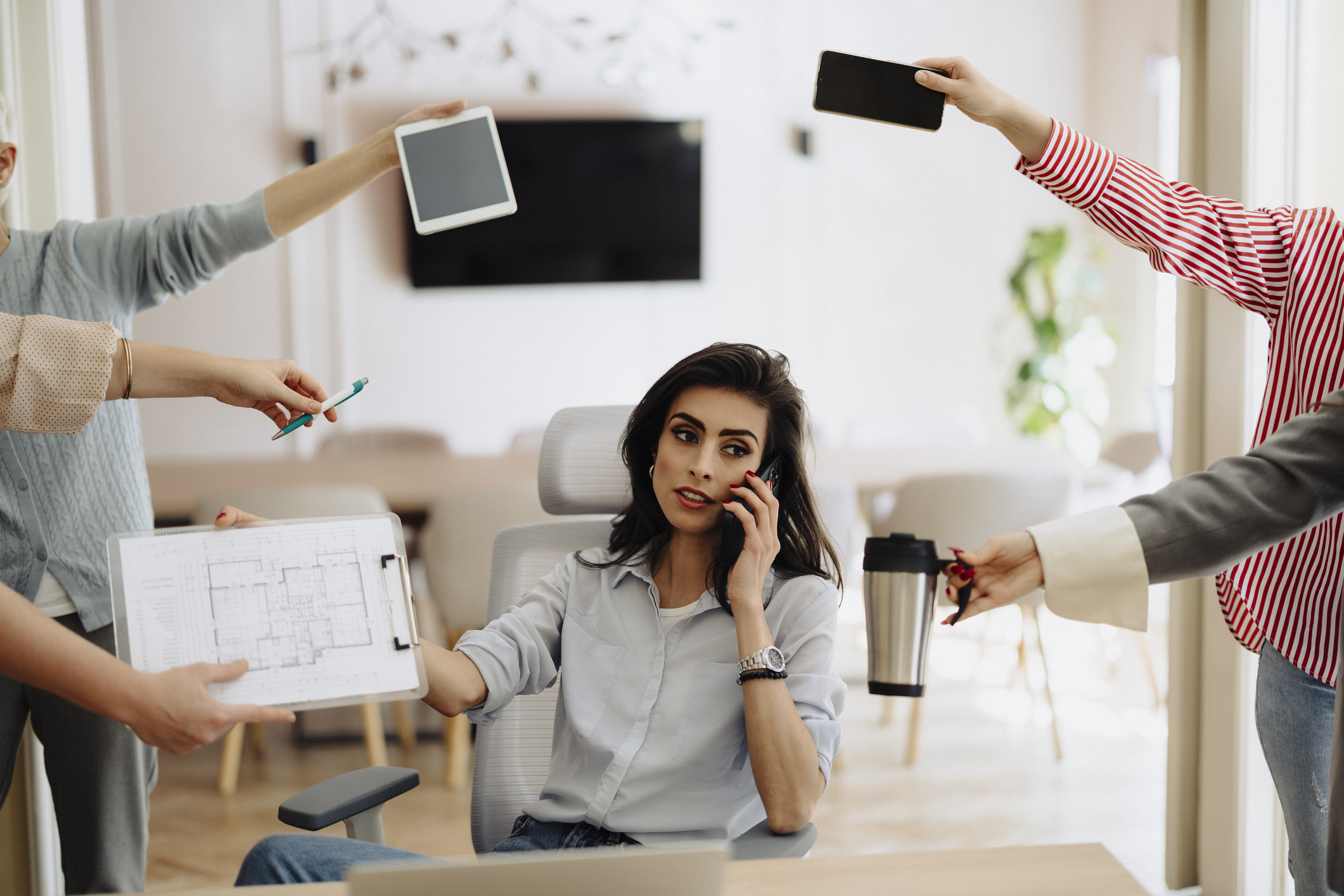 ¿Eres búho o alondra? Cómo superar el síndrome de la vida agotada según las expertas: "La productividad real no debe competir contra el propio cuerpo"