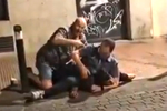 Procesan por homicidio al segundo policía que se abalanzó sobre Abderrahim, que murió por asfixia tras 10 minutos de "inmovilización": "Ojalá te mueras ahora mismo, cabrón"