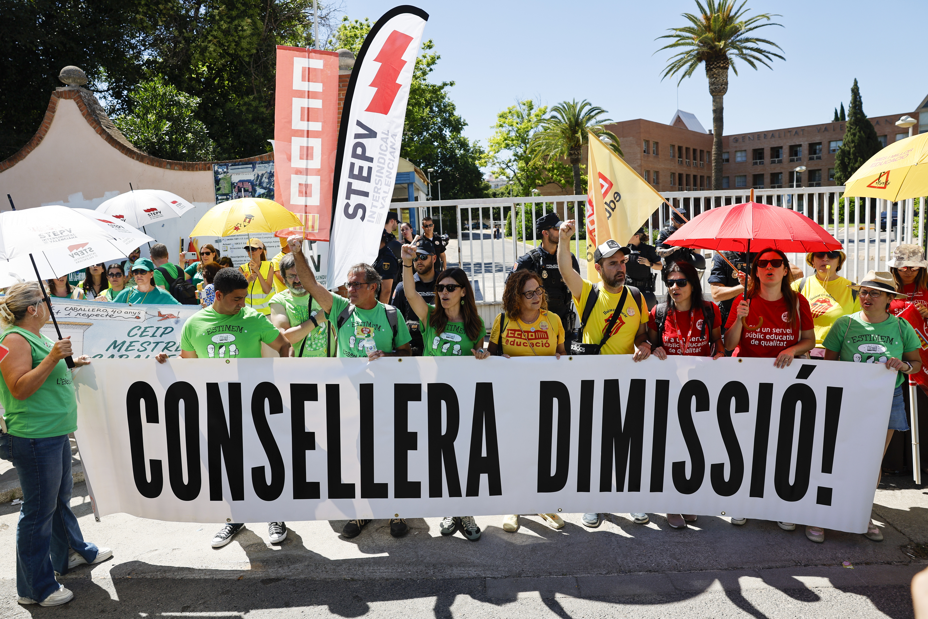 Correctores valencianos de las PAU amagan con renunciar en bloque ante el "estancamiento" de la negociación educativa