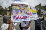 El chavismo abre la primera puerta para militares al liberar a un general y a siete paracaidistas